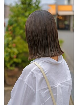 レガリタ(Regarita) 【透明感×上品な外ハネボブ】