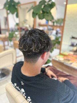 プリーク(preak) 波巻き×束感マッシュ