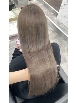 くすみベージュ