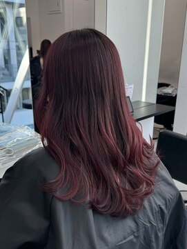 アライブ キチジョウジ(ALIVE Kichijoji) 春におすすめボルドーカラー