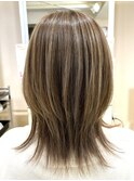 ナチュラルハイライト　ベージュ　ブリーチ