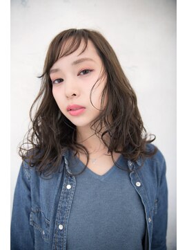 カムジーヘッド(COMEGHEAD) オン眉×ミディアム×スイングカール【熊本/南区/平成/平成駅】