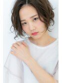 かきあげ前髪x無造作カールのくせ毛ショートY戸頭20代30代40代