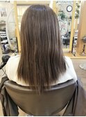グレージュ×マット