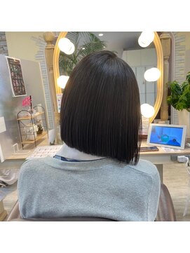 クレア(CREA) 切りっぱなしBob