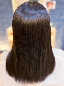 ヴィヴァーチェイルソーレ(VIVACE ilsole) 20代30代40代髪質改善トリートメント艶感ストレート