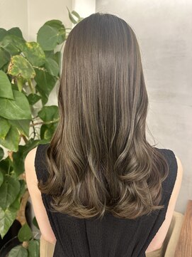 インビテーション(invitation) 清涼感◎くすみ系オリーブカラー