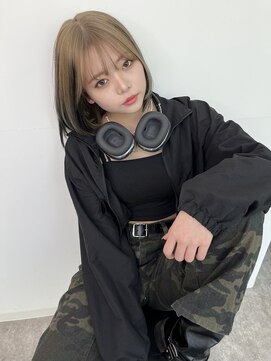 ジーナ 札幌(Zina) デザインカラー/ショートボブ/ハイトーンベージュ