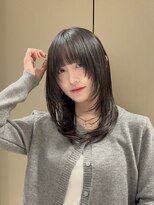 ジョエミバイアンアミ(joemi by Un ami) 小顔レイヤーカット×透明感ブルーブラック