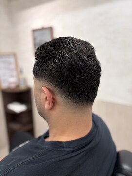 オアゾバーバー(OAZO BARBER) ローフェードスタイル
