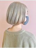 ホワイトグレージュ　ボブ
