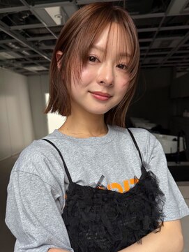 ヴェイン 渋谷(vain) 薄め前髪 顔周りレイヤーカット ショートボブ 外ハネ 20代