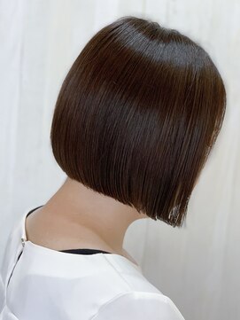 リアンバイアリュール(Lian by Allure) 《Lian by Allure》小田桐 潤 ミニボブ