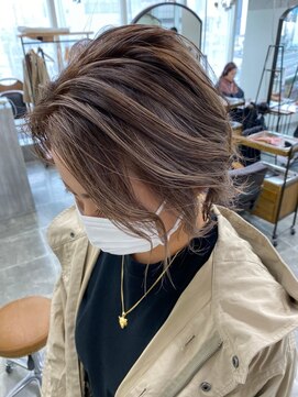 ヨロヘアー(YOLO hair) ハイライト/ボブ/白髪ぼかし