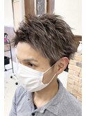 アップバング×ツーブロックのナチュラルショート