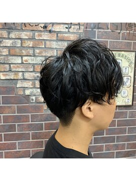 レイ(Ray) 男らしさはそのままに抜け感のあるスタイル【メンズカット】