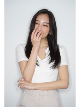 ルフュージュ バイ プロデュース 相模大野店(Refuge by Produce) 暗髪/レイヤーカット/長めバング