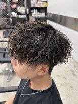 ライズ 渋谷店(RISE)&nbsp;ハイライトツーブロックマッシュツイストスパイラルパーマ