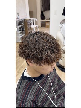 ヘアアンドフェイス ルースト(hair&face ROOST) MEN’S HAIR/波巻ツイストスパイラル/フェザーパーマ