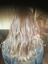 ヘアーエヌプラス (HAIR N+)&nbsp;レイヤーロング　外ハネ＆波巻き