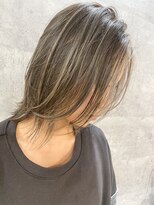 オリ(‘Oli)&nbsp;細めハイライト＿プラチナベージュ