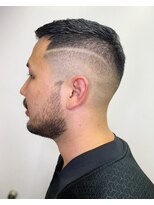 フランクスバーバーリザーブ 人形町店(FRANK’S BARBER RESERVE) スキンフェードカットサイドグラデーションスリークショートk