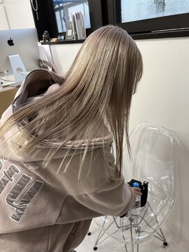 ベレーザ 渋谷(BELEZA) 4077ミルクティーアッシュ艶髪タンバルモリボブニュアンスカラー