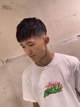 フランクスバーバーザスタンド(Frank’s barber the stand) スペインカール/スパイキーショート/フェザーパーマ/飯田橋E