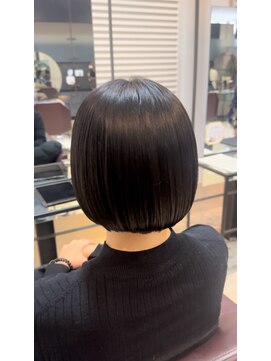ノーム バイ アウラ(norm. by aura) ショートボブ