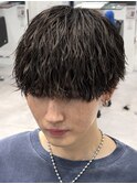 縦落ちツイストスパイラルマッシュ黒髪刈り上げツーブロック