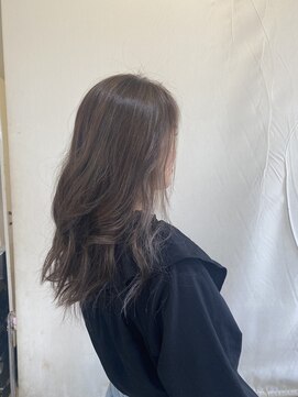 ジュリア(Giulia) 白髪ボカシハイライト