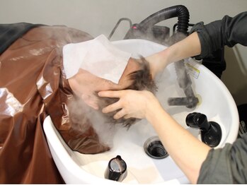 サロン ド ラスティの写真/クレンジングで頭皮をケアしながら、マッサージを堪能。スパ専用の個室ブースで日々の疲れを癒しませんか。