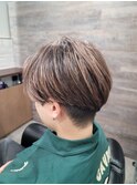 センターパート×メッシュカラー