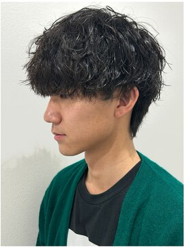 ヒュイル バイ ニアウ(Hwyl by Niau) メンズマッシュシャドウパーマスパイラルパーマニュアンスパーマ