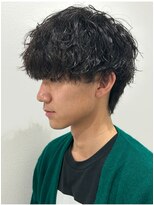 ヒュイル バイ ニアウ(Hwyl by Niau) メンズマッシュシャドウパーマスパイラルパーマニュアンスパーマ