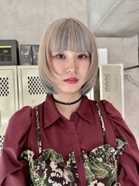 パーク(PAAQ) ダブルカラー&ブリーチレイヤーボブインナーカラーホワイト水色