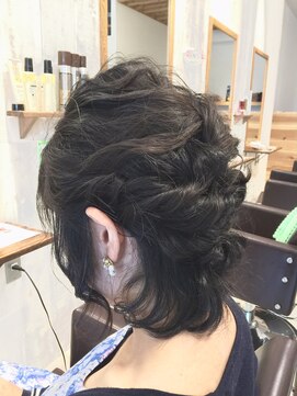 ヘアリラクゼーションリノ (Hair Relaxation Lino) 結婚式２次会セット☆波巻きタイトロープ