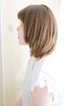 ヘアメイク ナル(hair make nalu) 顔まわりレイヤーの内巻きスタイル
