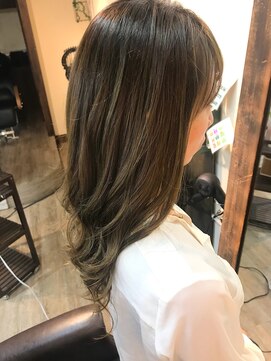 アティック(attic) ショートボブ/ボブ/ミディアム/ヘアドネーション/レイヤーカット