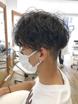 ヘッズ 本八幡店(HEADS) MEN'S HAIR センターパート ツイストスパイラル コンマヘア