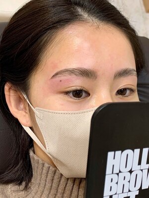 眉毛のお手入れにお悩みのあなたにオススメ！眉毛のコンプレックは【ハリウッドブロウリフト】で解決♪