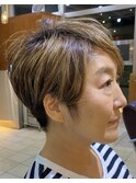 40代の大人カッコイイ◎ショートヘア×ハイライトカラー