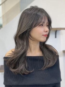 ビュー トウキョウ(VIEW TOKYO) オリーブグレージュレイヤースタイル