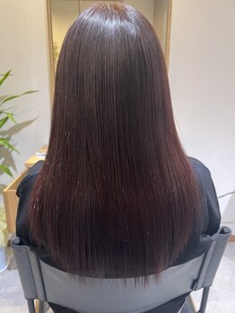 ジョワイユヘアーデザイン(Joyeux)の写真/【手触りの良い自然なストレート☆】湿気で気になる顔周りのクセもしっかり伸ばし思わず触りたくなる髪へ◎