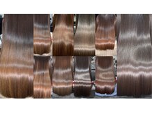 自社開発のヘアケアで美髪へ導く