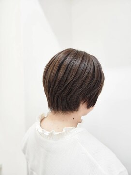 ネクサス NEXUS オトナ女性のオイルのみで決まる大人ショート