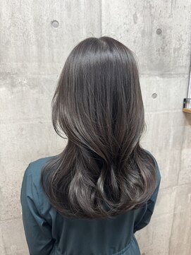 アリアバイエクラート 新宿南口店(ARiA by ECLART) ★くすみ感が可愛いグレージュとくびれヘア★