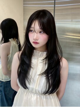 ルームバイシー 新宿(Loom. by Sea) ワンカールが映える韓国風レイヤーカット[髪質改善]