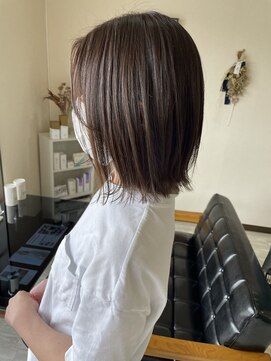 切りっぱなしボブ×グレージュカラー★