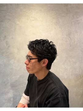 バーバースタジオユー(Barber studio u.) 刈り上げないすぎないタイトカール